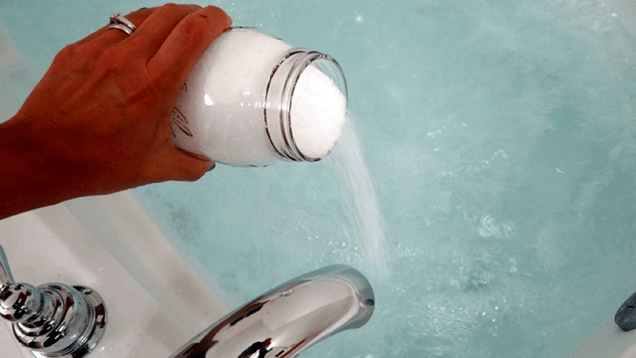 Baden mit Soda, um ein Mitglied zu erhöhen